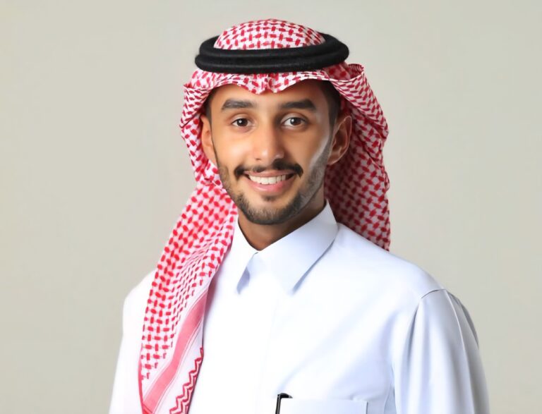 الدكتور مهند بن علي القرني يختتم دورة تدريب المدربين في مركز مسارات التميز للتدريب