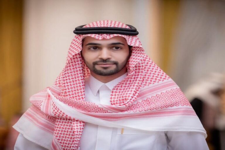 نواف العساف: اليوم الوطني الـ95 مناسبة لتجديد العهد والولاء للوطن