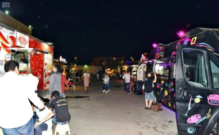 12-صباحا-حدا-لعمل-food-truck