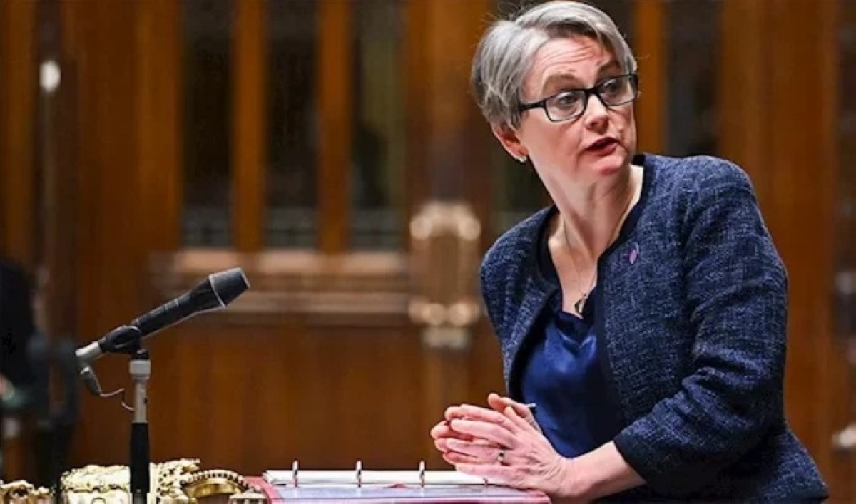 وزيرة-الخارجية-البريطانية:-قدمنا-خطة-لتفكيك-سلاح-حماس