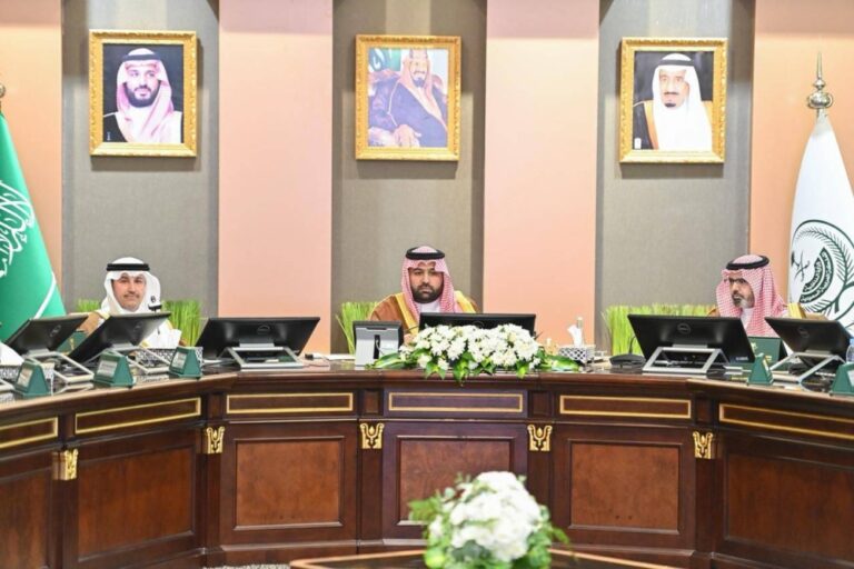 محمد-بن-عبدالعزيز-يدشن-3-مشروعات-طرق-بـ109-ملايين