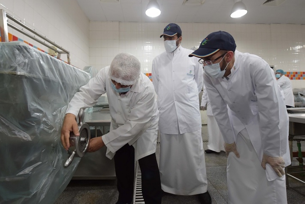 ميكروب-وبكتيريا-يمنعان-دخول-أطنان-الدواجن