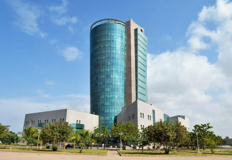 جازان-تستضيف-علماء-تقنيات-المختبرات