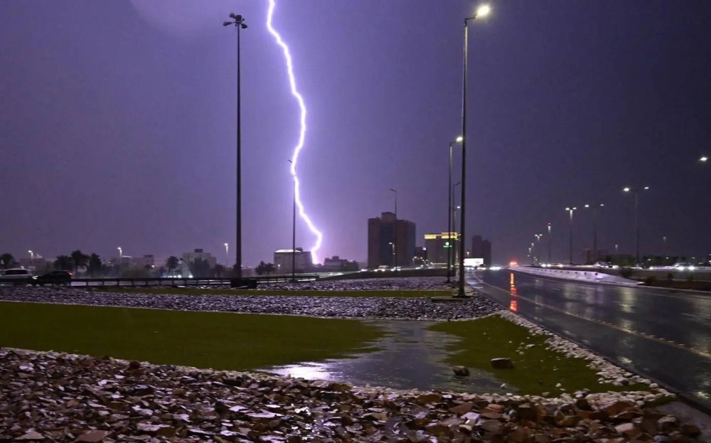 أمانة-جدة-تباشر-جهودها-الميدانية-للتعامل-مع-حالة-الأمطار