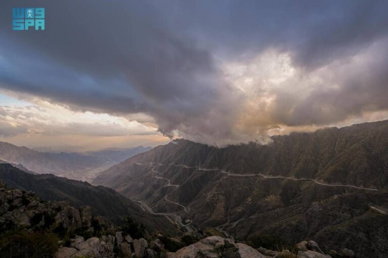 الأمطار-تتواصل-على-7-مناطق-والقنفذة-الأعلى-هطولا