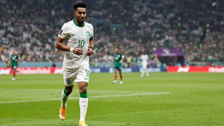 سالم-الدوسري-يعلق-للمرة-الأولى-عن-حصوله-على-جائزة-الأفضل-في-آسيا-مرتين