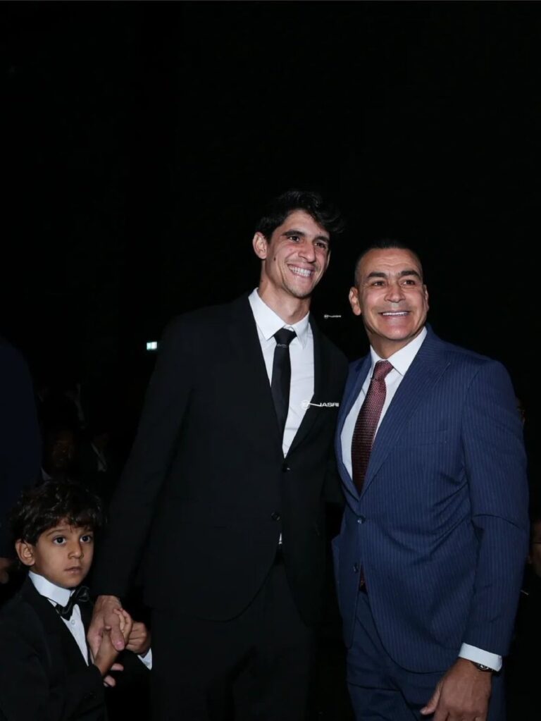 أول-تعليق-من-ياسين-بونو-بعد-حصد-جائزة-أفضل-حارس-في-أفريقيا