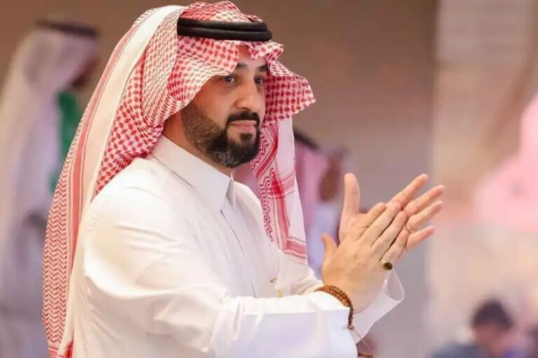 خالد-الغامدي-رئيس-الأهلي-يهاجم-حكم-مباراة-القادسية-بسبب-أوتافيو.-ماذا-قال؟