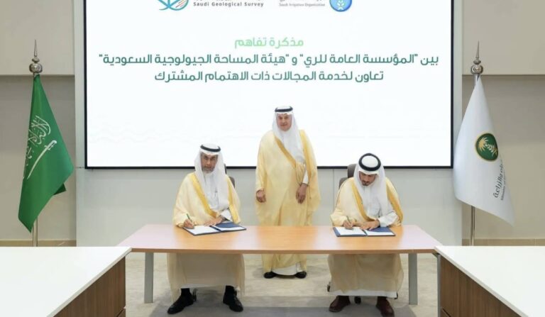 وزير-البيئة-يشهد-توقيع-3-اتفاقيات-لتعزيز-استخدام-المياه-المجددة