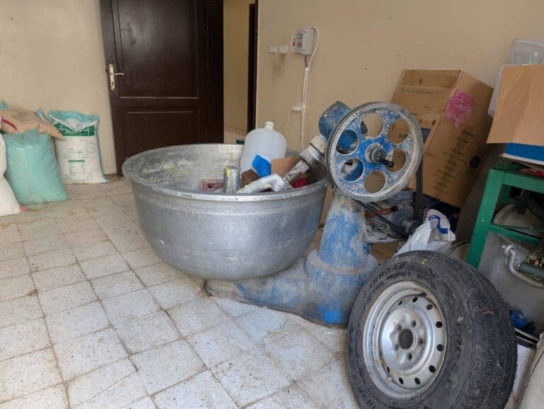 أمانة-جدة-تضبط-5,250-كجم-من-الأغذية-الفاسدة-وتوقف-أنشطة-عشوائية-بعمائر-سكنية