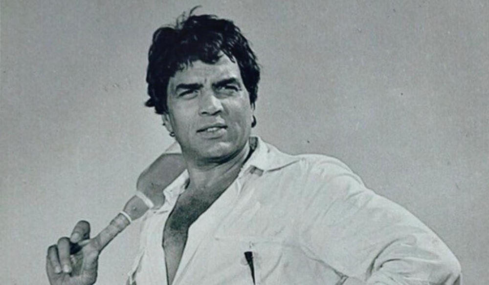 بعد-وعكة-صحية-مفاجئة.-وفاة-نجم-بوليوود-“دارمندرا”-عن-89-عامًا