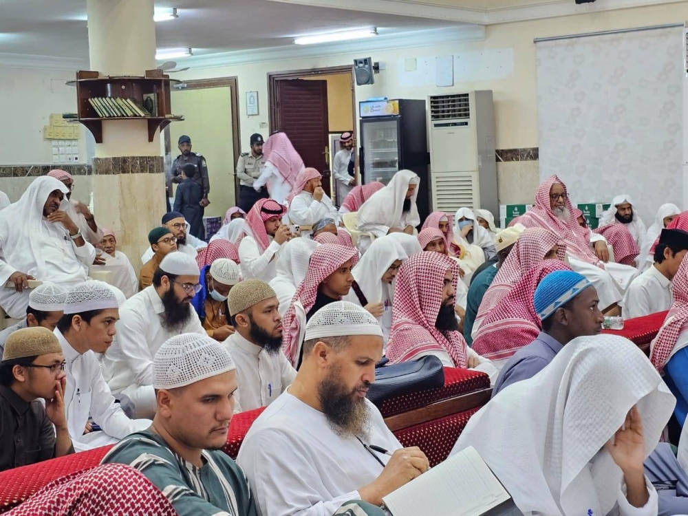 3.258-طالبا-وطالبة-بالدورة-الشرعية-الـ13-بجامع-النجمي