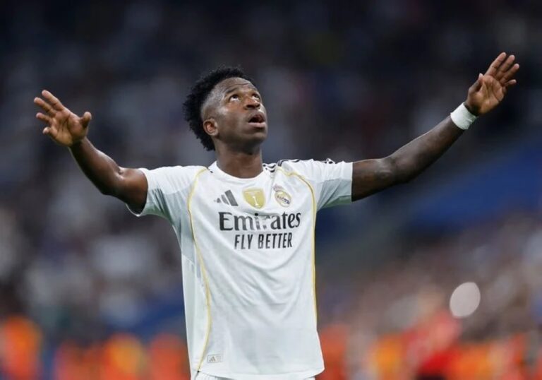 وسط-غموض-بشأن-مستقبله-مع-ريال-مدريد.-الأهلي-يعود-لاستهداف-فينيسيوس-جونيور