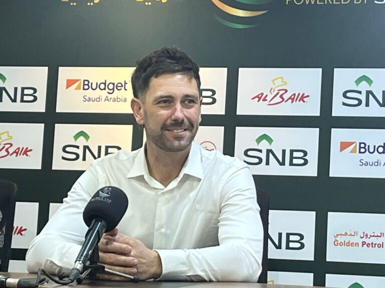 ديس-باكنغهام-مدرب-الخلود-يعلق-على-الفوز-أمام-الخليج-برباعية.-ماذا-قال؟