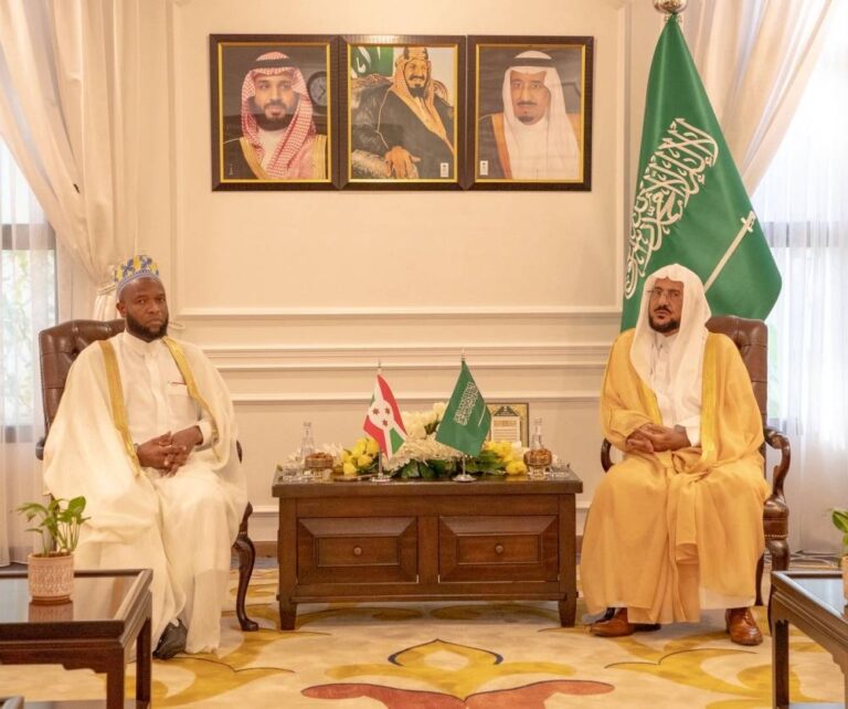 آل-الشيخ-لـ-الوطن:-المملكة-تحمل-لواء-الوسطية-والاعتدال-حول-العالم