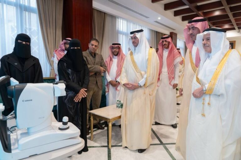 محافظ-الأحساء-يدشن-مبادرتي-“سكرك-بأمان”-و”الشرقية-مبصرة”