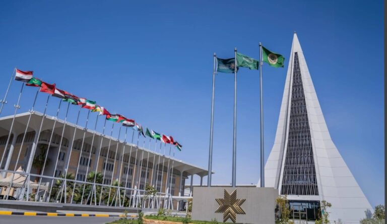 جامعة-نايف-تجمع-خبراء-العالم-لمناقشة-مستجدات-الأدلة-الجنائية