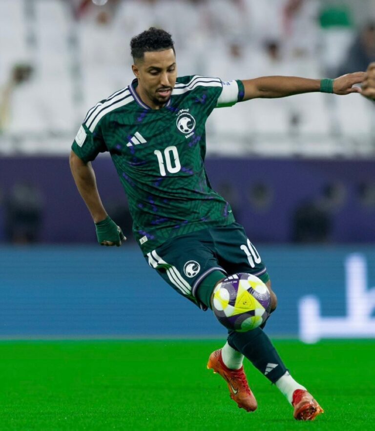 سالم-الدوسري-يُعيد-رقم-قياسي-بـ-الأخضر-غاب-منذ-540-يوماً