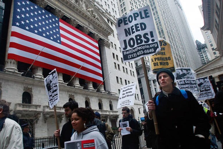 أكبر-تراجع-في-عدد-وظائف-الشركات-الأمريكية-منذ-عامين