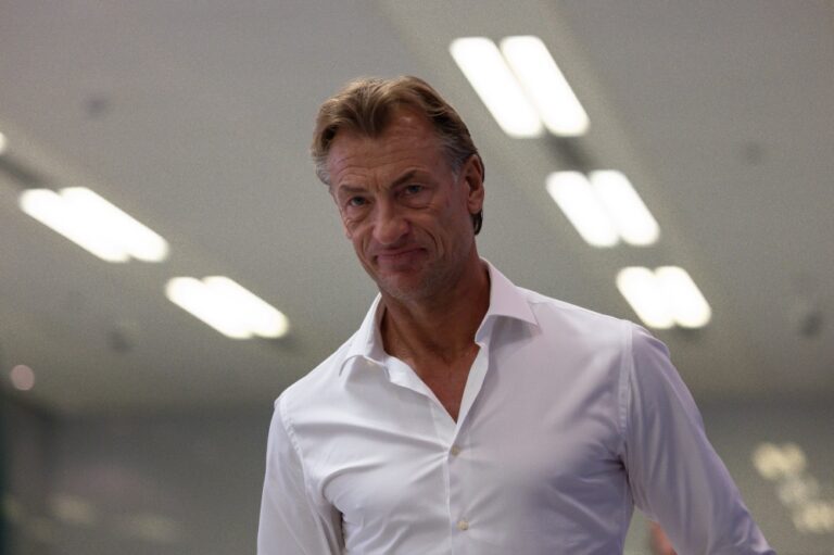 رينارد-يستقر-على-دفاع-الأخضر-أمام-جزر-القمر-في-كأس-العرب-2025