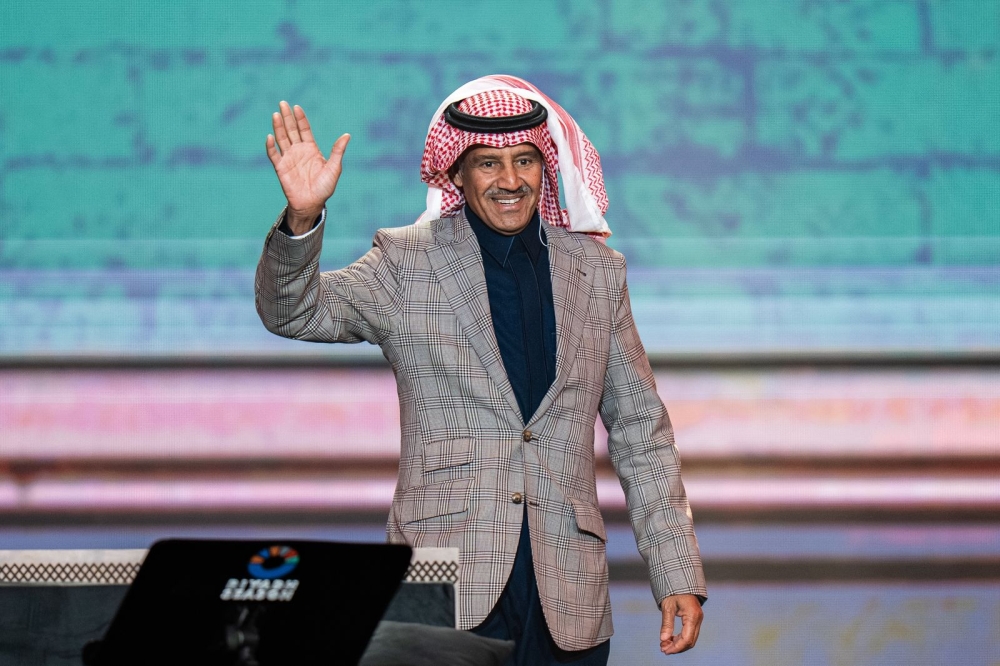 للمرة-الثانية.-الفنان-خالد-عبدالرحمن-يجري-عملية-في-عينه