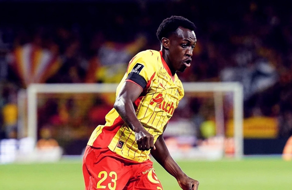 عاجل-هل-فاوض-الهلال-والنصر-سعود-عبدالحميد-بالانتقالات-الشتوية؟.-مصدر-يرد