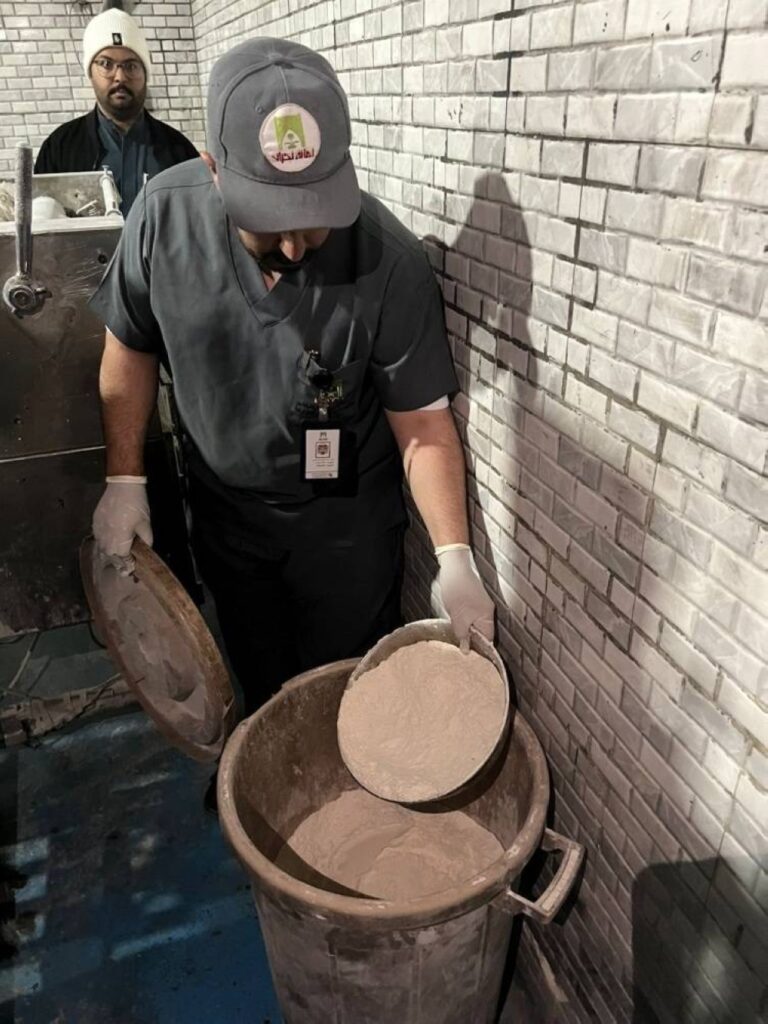 ضبط-مخبز-مخالف-وإتلاف-1000-منتج