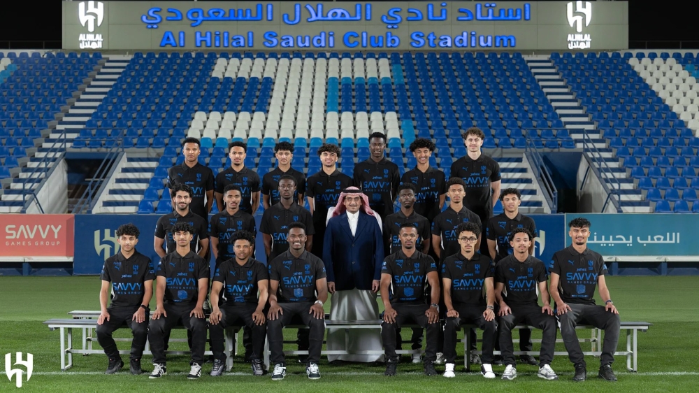 عاجل.-الأمير-نواف-بن-سعد-يوقّع-عقودًا-احترافية-مع-22-لاعبًا-في-نادي-الهلال