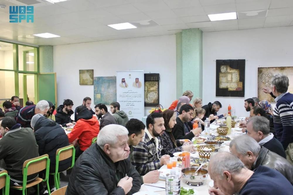 في-120-دولة.-تدشين-برامج-خادم-الحرمين-لتفطير-الصائمين-وتوزيع-المصاحف-والتمور