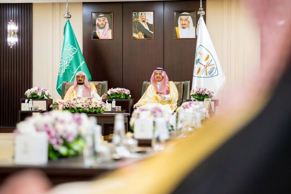 رئيس-ديوان-المظالم-يستقبل-منسوبي-الديوان