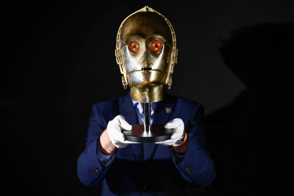 أبرزهم-“ستار-وورز”-و”هاري-بوتر”.-طرح-قطع-من-أعمال-سينمائية-في-مزاد