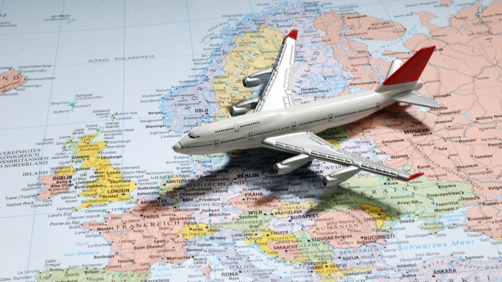 تعليق الطيران في الخليج يشل حركة مئات الآلاف من المسافرين حول العالم