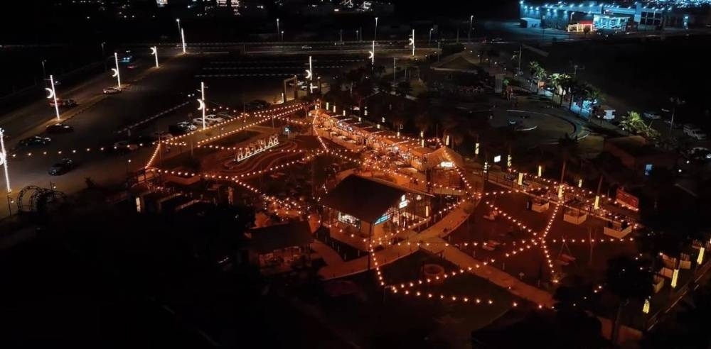 سوق-البلدة.-حين-يلتقي-التراث-بالترفيه-في-صامطة