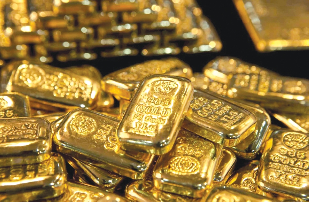 الذهب-يقفز-2%-مع-تراجع-الدولار-وتصاعد-التوترات-في-الشرق-الأوسط