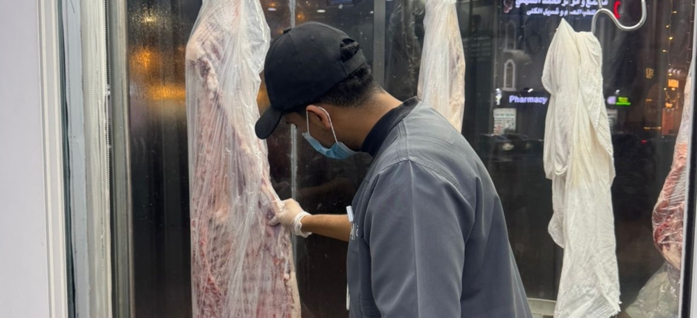 إتلاف-طن-لحوم-وأسماك-فاسدة-بجدة