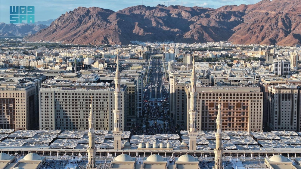 تقنيات-ذكية-لخدمة-الزوار-بمركزية-المدينة-المنورة