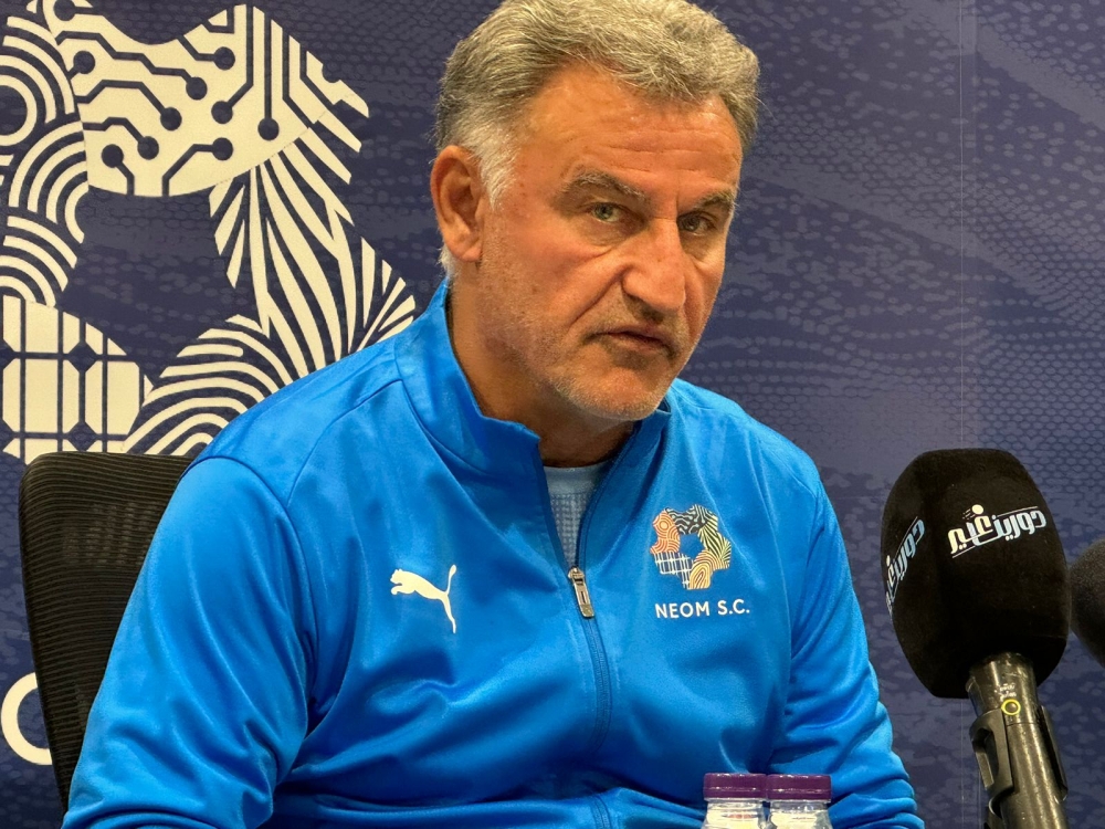 عاجل.-غالتييه-مدرب-نيوم-يعلق-على-غياب-كريستيانو-رونالدو-وتأثيره-على-النصر