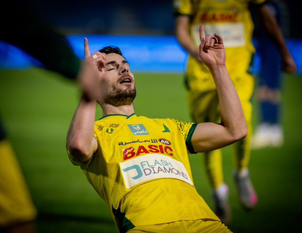 الخليج-يقلب-الطاولة-على-الحزم-بثنائية-مثيرة-في-دوري-روشن-السعودي