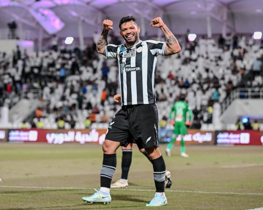 الشباب-يعلن-خضوع-محترفه-لعملية-جراحية-ومغادرته-لـ-البرازيل