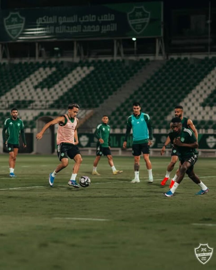 عاجل.-تشكيل-الأهلي-والقادسية-الرسمي-في-قمة-الجولة-26-بـ-دوري-روشن