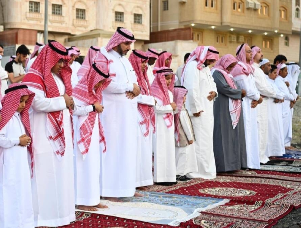 أداء-صلاة-عيد-الفطر-في-مختلف-مناطق-المملكة