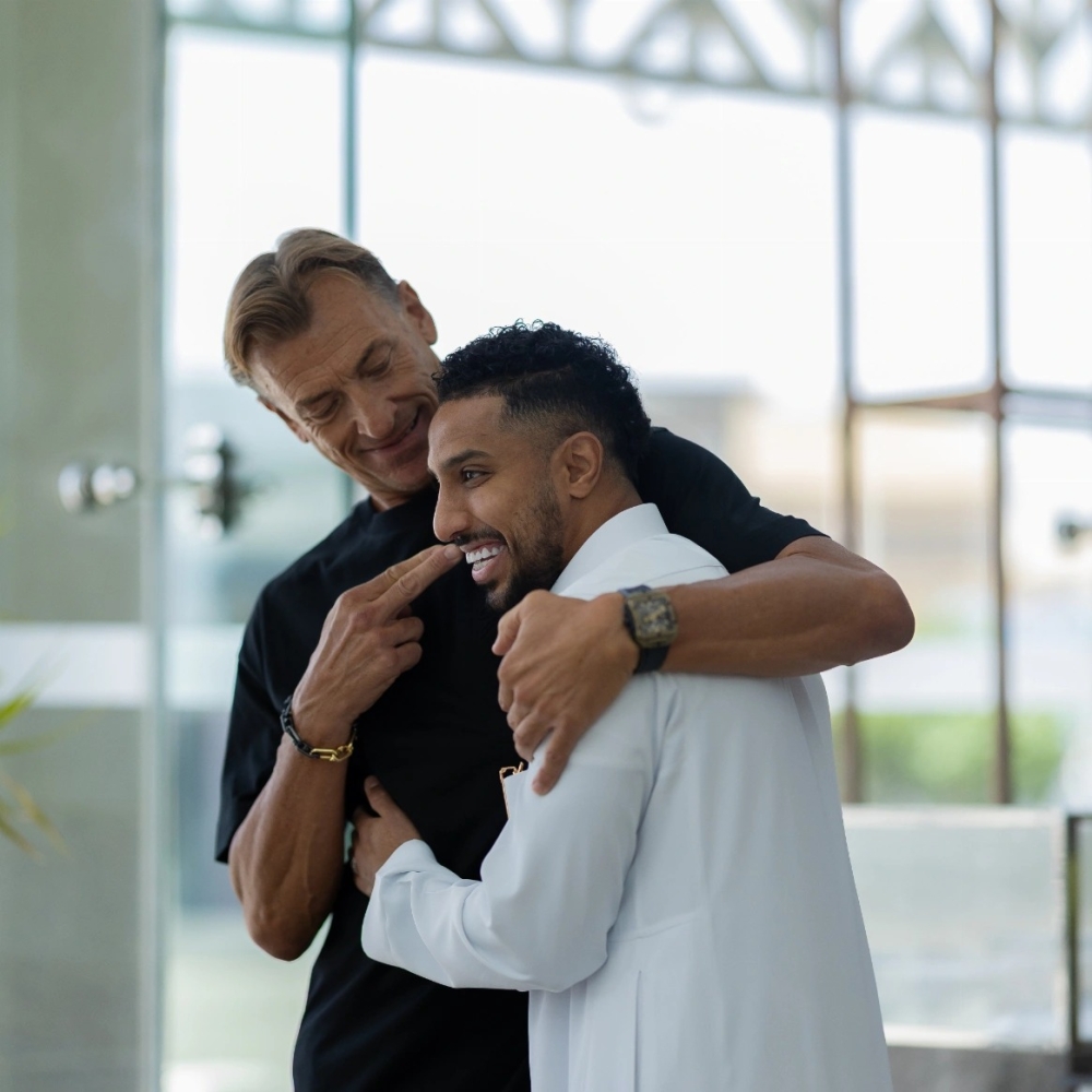 وصول-لاعبي-الأخضر-السعودي-لمعسكر-جدة-استعدادًا-لوديتي-مصر-وصربيا