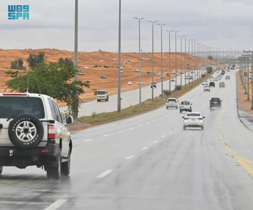 الأمطار-تنعش-هوايات-الشباب-في-رحلات-الأودية-والكثبان-الرملية