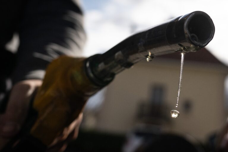 روسيا-تحظر-تصدير-البنزين-4-أشهر-لمواجهة-العجز-المحلي-وتقلبات-الأسعار