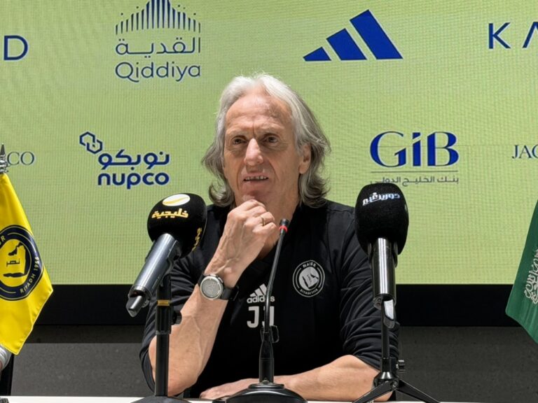 جيسوس:-مواجهة-النجمة-إحدى-“النهائيات-الثمانية”.-ونثق-في-غريب-رغم-ملف-التجديد