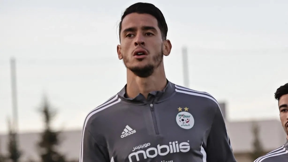 الاتفاق يضع الجزائري بلعيد ضمن خياراته لتدعيم الدفاع