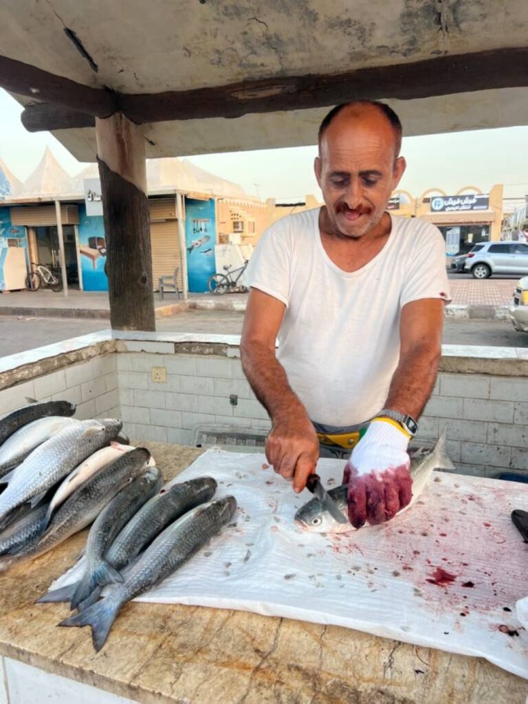 سوق-فرسان-يمزج-الأصالة-والتنوع-البحري