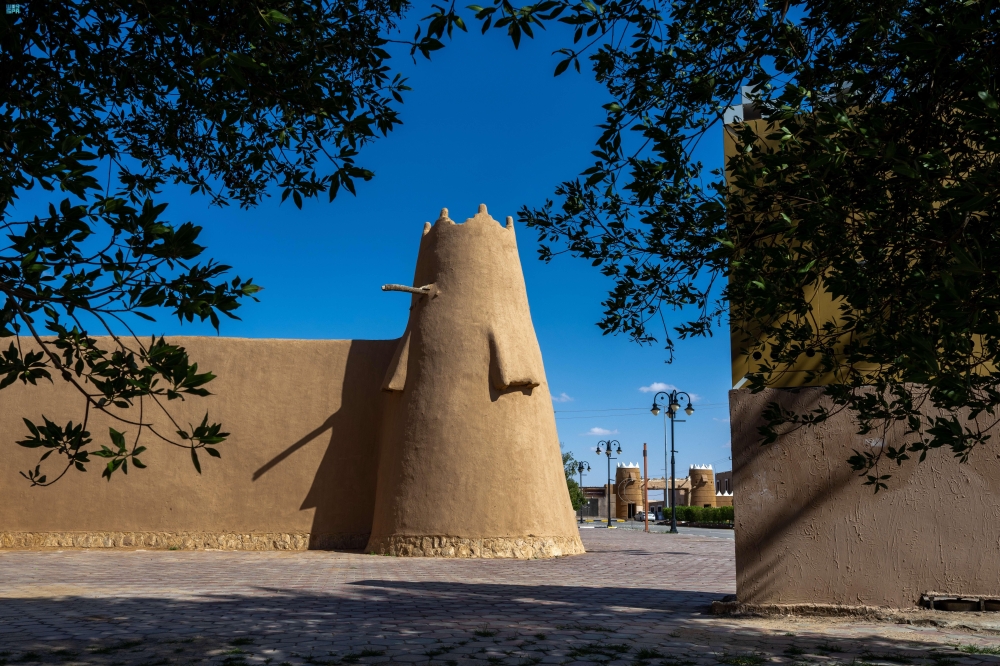 شاهد| العمارة الطينية تحفظ التراث العمراني في الحدود الشمالية