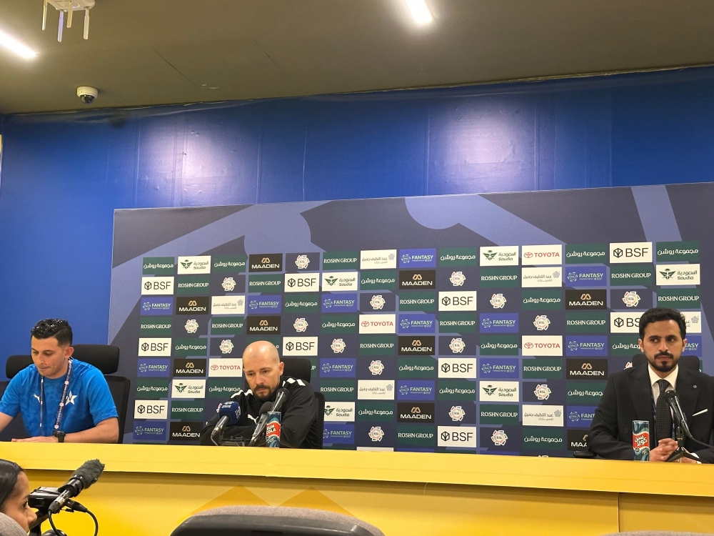 مدرب النجمة: ماحدث معنا يحدث مع ريال مدريد وبايرن ميونخ.. وفخور بمستوي اللاعبين أمام النصر