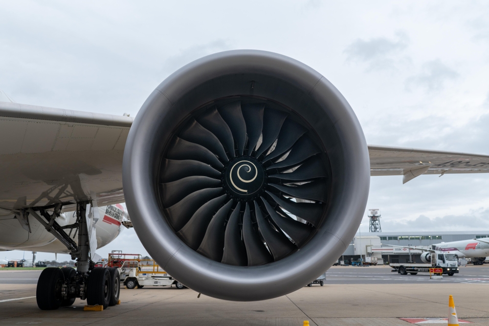 مطارات إيطالية تحذر من نقص الوقود وشركات أوروبية تدرس وقف التحليق